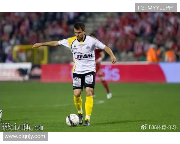 威尔郡与洛克伦的激烈对决揭示了足球战术与团队合作的重要性