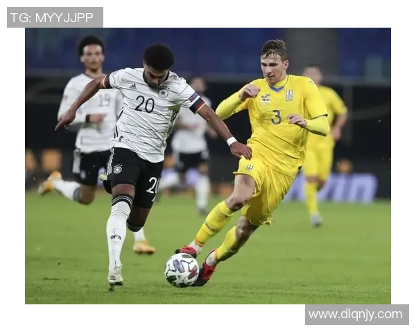 克鲁塞与巴拉竞的激烈对决揭示了足球战术与团队合作的魅力 克鲁塞与巴拉竞的激烈对决揭示了足球战术与团队合作的魅力